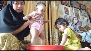 SENSORY PLAY BAYI 6 BULAN BERMAIN BERAS  GELI BANGET