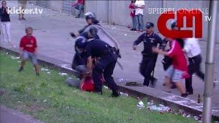 Polizeigewalt Polizisten verprügeln Fußballfan vor den Augen seiner Kinder  DER SPIEGEL