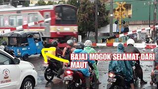 Kejadian Tak terduga Saat Hujan Di Perlintasan Bukit Duri Manggarai No 14 Jakarta