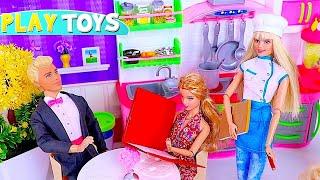 Barbie Doll Cooking in Restaurant Pizza  PlayToys kitchen story