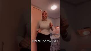 Thick Somali girl dancing showing off her body