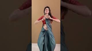 Kannana kanne MEERA serial actress hot navel sagg