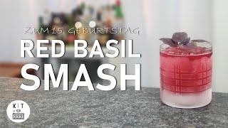 Classic in red Red Basil Smash - Jörg Meyers Gin Basil Smash wird 15 und kommt in Rot zu Feier