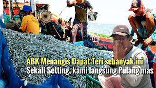 Ikan Teri dua Ton Seru Tali s4mpe Putus Nelayan Cirebon t4ngk4p4n melimpah