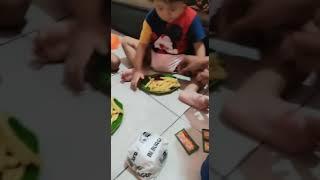 pelit amat si adek