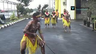 TARI SEKA PAPUA LEPAS ATLET LAMPUNG