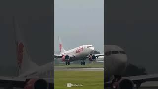 Pesawat Lion Air Boeing 737-800 ER Landing Bandara Soekarno Hatta Jakarta