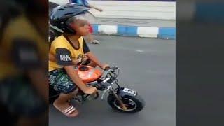 Virall  Polisi Berhentikan Anak Kecil Ini Karena Bawa Motor Dijalan Raya....