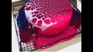 استفاده از فوژل و پالت قنادی برای رنگ دهی و تزئین کیک