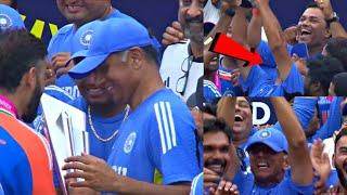 Virat Kohli did this for Rahul Dravid during Trophy Celebration won everyones heart  INDvsSA 