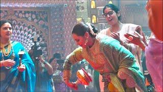 Rani mukharji  Dance A Special  Of ma Durga On Navmi #happynavratri #ranimukherjee