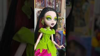 Cleaning up Snow Bite Draculaura Scarily Ever After #monsterhigh #hairtutorial #doll