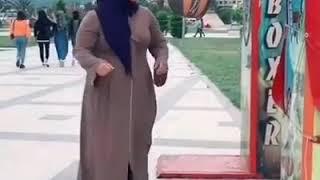 Boks Makinasını perişan eden TürbanLı.. Hijab Girl Box machine
