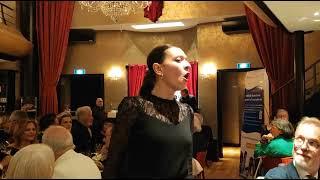 Quelques extraits des animations lyriques dun dîner au Bel Canto de Neuilly