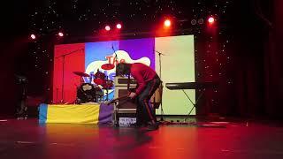 Play Your Guitar With Murray & Guitar Solo - The OG Wiggles - 22.12.23