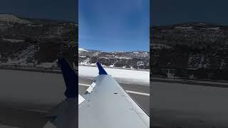 Landing in Aspen CO ️ #airport #travel #airplane #flight #plane #aspenlanding #aspenairport