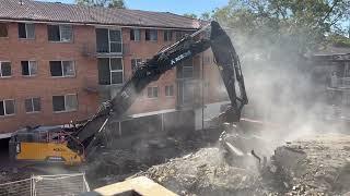 Ang haba ng Excavator nato ang bilis nasira ng building#Demolition