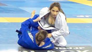 INCREDIBLE MOMENTS WITH FEMALE FIGHTERS