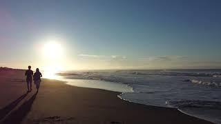 Playa la Barqueta Chiriqui Pareja Caminando Juntos