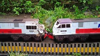 kereta api kayu  Tabrakan Dua Kereta Di Terowongan..?? 