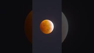 Total lunar eclipse in under 20 seconds 