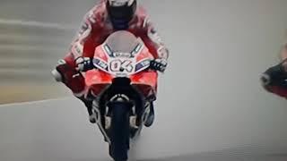 Guido Meda impazzisce al sorpasso di Dovizioso su Marquez allultimo giro