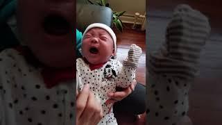 Crying 2 months old baby hungry baby Riley 배고파서 우는 아기 루한이