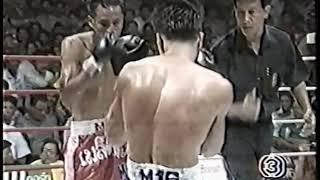 Saenklai Sit Kru Od vs Singdum Or Aukritt  Muay Thai from Omnoi Stadium