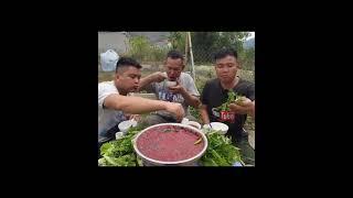 ĂN CHẬU TIẾT CANH VỚI BỐ CHÚ ANH  Anh 1985 vlog