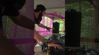 FESTIVAL FINESSER CHOPS 2 DUBSTEP TRACKS WITHOUT USING THE FADERS 