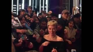 Scarlett Johansson signing for fans Ghost In The Shell premiere South Korea