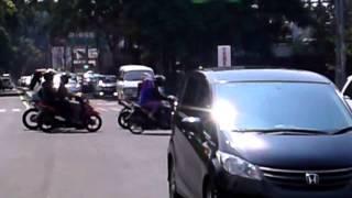 Akibat Lampu Merah Simpang Lodaya Bogor arah Tugu Kujang mati..