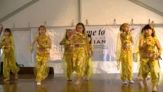 Young girls Chinese dance at Cleveland Asian Festival