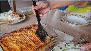 Our family dinner timeShepherds pie for dinner.