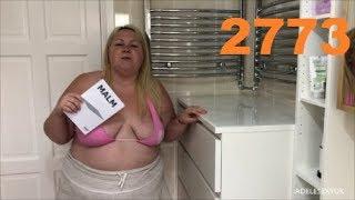 ADELESEXYUK DOING A QUICK ADVERT ABOUT FITTING HER GLASS TOP
