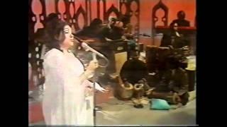 Noor Jehan - Mujh se pehli si mohabbat merey mehboob na maang - Faiz.avi