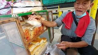 ROTI JADUL LIONG INI SELALU JUALANNYA DIPIKUL & SUDAH LANGKA  INDONESIAN STREET FOOD