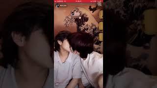 BL Yangyu kiss during live 