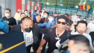 Raffi Ahmad jemput Ronaldinho di Bandara Soekarno-Hatta diwarnai saling berdesakan