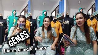 bunda jual baju mantul  awas gagal fokus