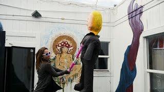 San Francisco Residents Destroy a Donald Trump Piñata in Slow Motion