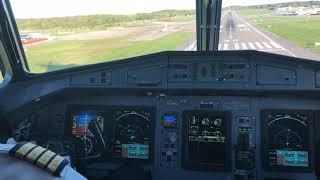 ATR72-600 cockpit landing