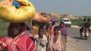 UNICEF Ancient necropolis in Thatta temporarily houses 450000 displaced people in Pakistan