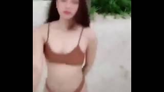 Tik tok bikini cewek putih dan langsing