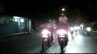 Aksi 2 Wanita Pesepeda Motor Terjatuh Di Jalanan