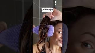 How to easily detangle curly hair #detangling #detanglehair #curlyhairtips #curlyhairroutine