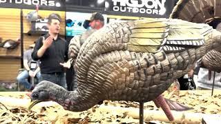 Higdon XS TruFeeder Turkey Hen Motion Decoy Features and Review
