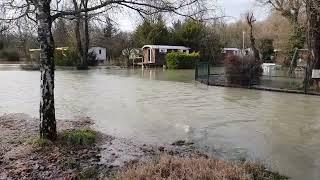 Crue de lAin  le camping de Priay sous les eaux. 30 décembre 2021