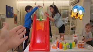 Eylül ve Poyraz Slime Şelalesi Yaptı Kırmızı Kaydıraktan Kaydırdık Dev Slime Oldu  fun kids video