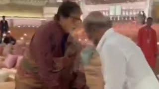 रजनीकांत ने अमिताभ के पैर छूए #viral #rajnikant  #rajnikanth #amitabhbacchan #amitabhbacchan #trend